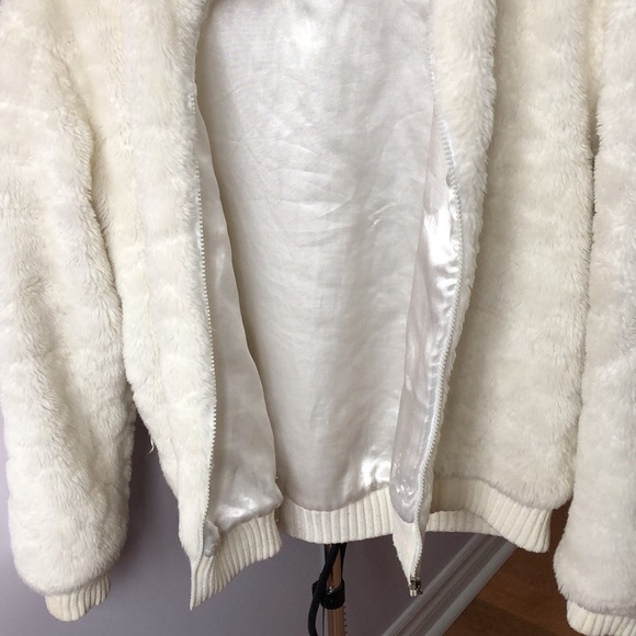 White Oversized Jacket - Picture 6 of 6